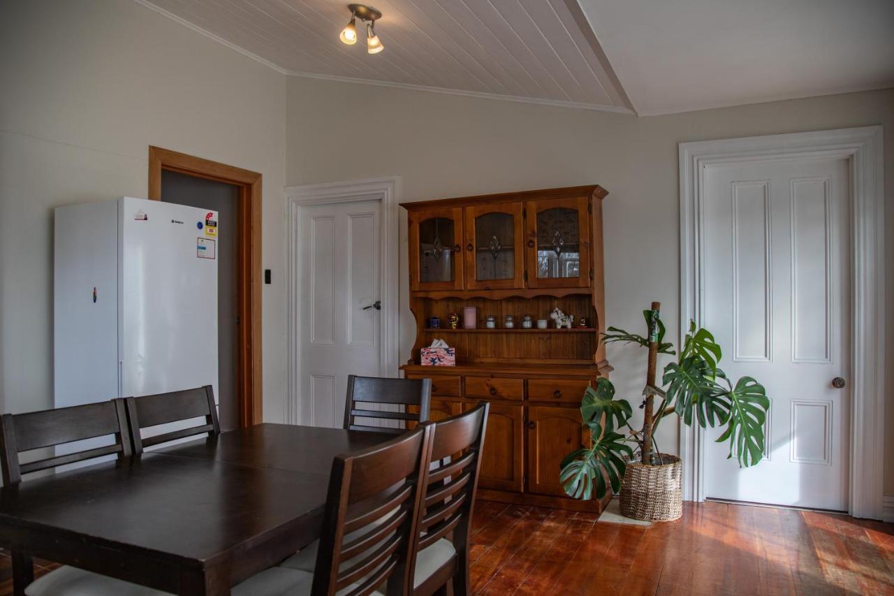 Cottage In The Heart Of Carterton Extérieur photo