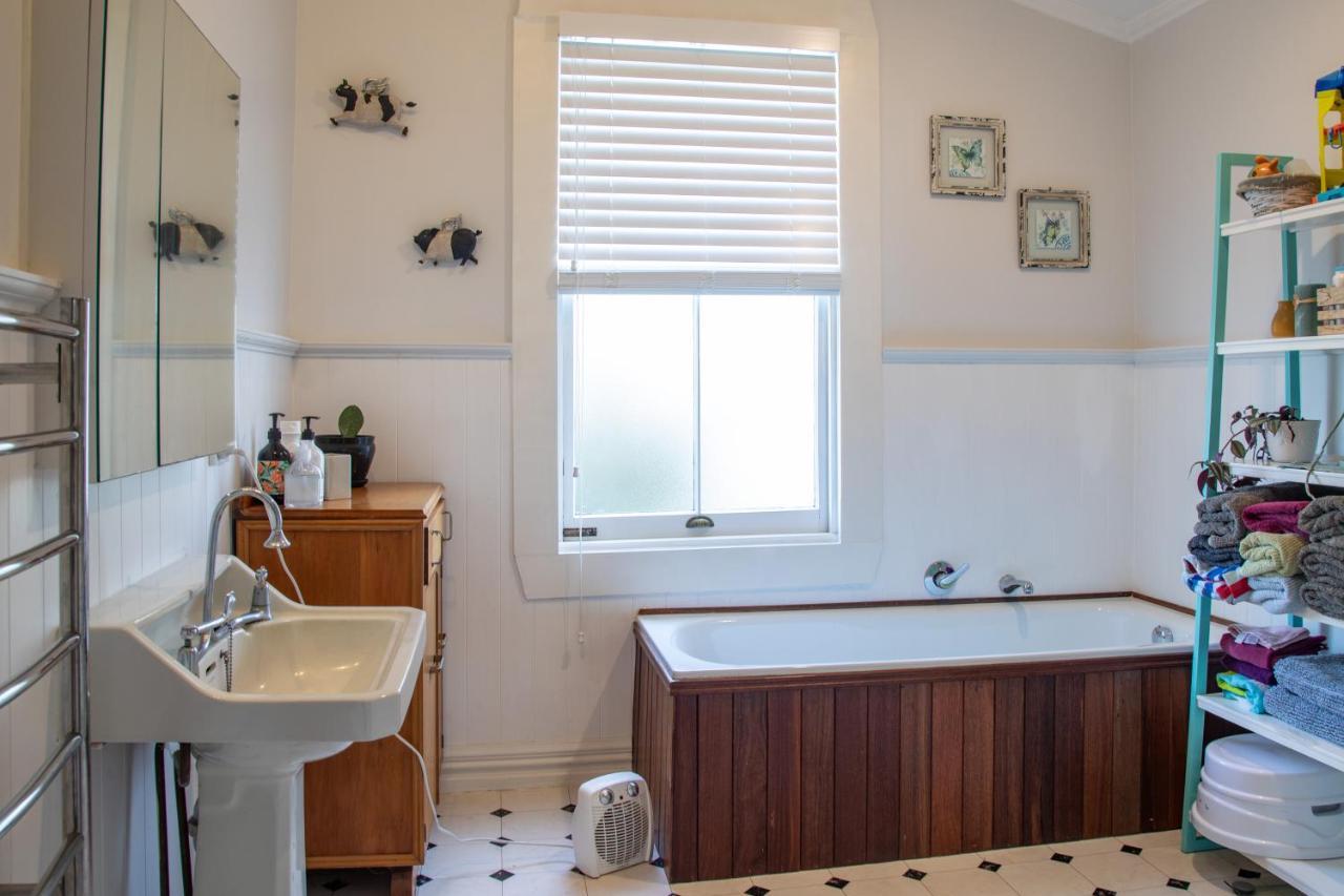 Cottage In The Heart Of Carterton Extérieur photo