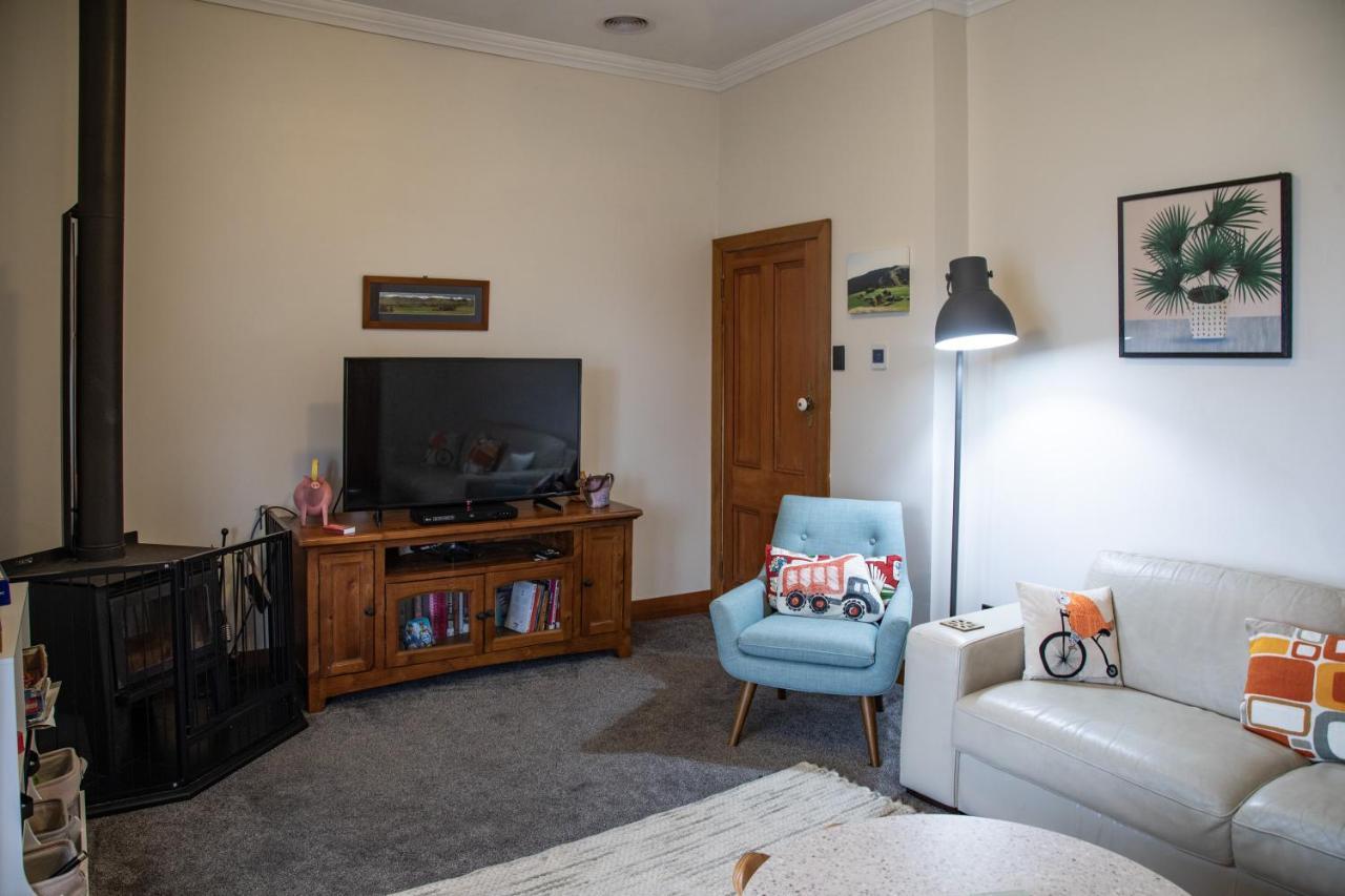 Cottage In The Heart Of Carterton Extérieur photo